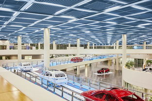 探秘工業之美 青少年寶馬工廠之行，手繪夢想與光影的交織